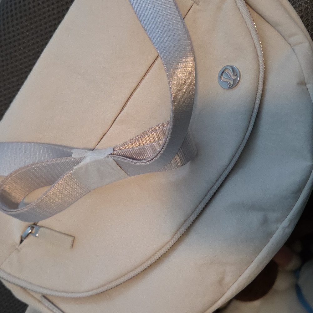 Lululemon All Night Festival Bag 5L - Picture 3 of 4